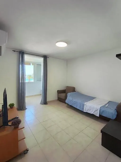 شقة Home With A Balcony By The Sea 60-5 حيفا إسرائيل
